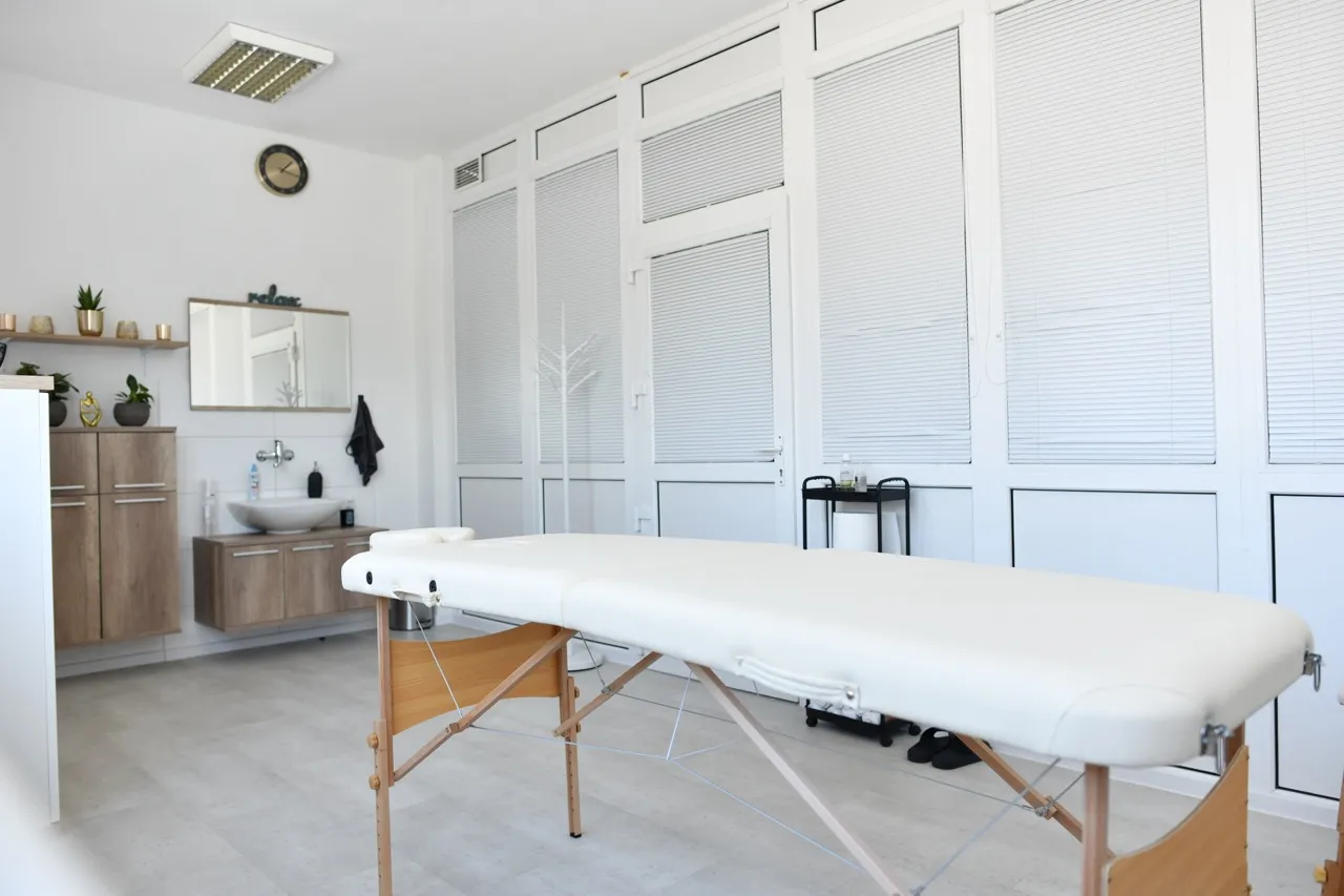 Masážne štúdio Carbon - pozadie